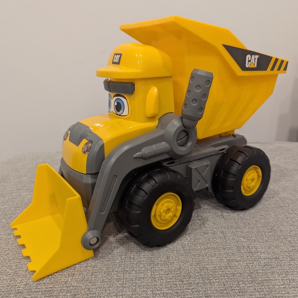 CAT Motorized Dump Truck Toy 12” Junior Crew Tipper New